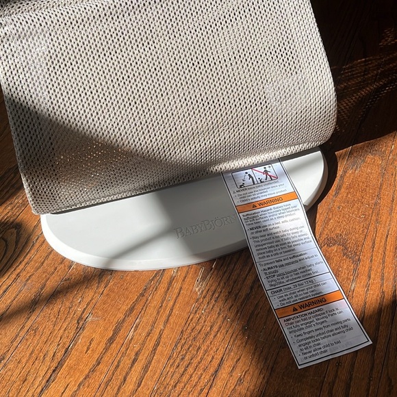 *Like New*Baby Bjorn Bliss Mesh Bouncer - Picture 5 of 10